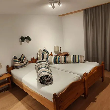 Schoene Und Moderne דירה
